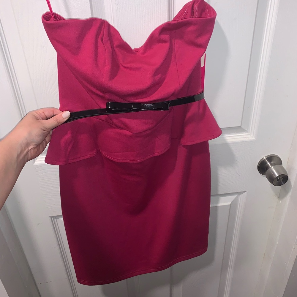 Gorgeous pink strapless peplum dress 💖